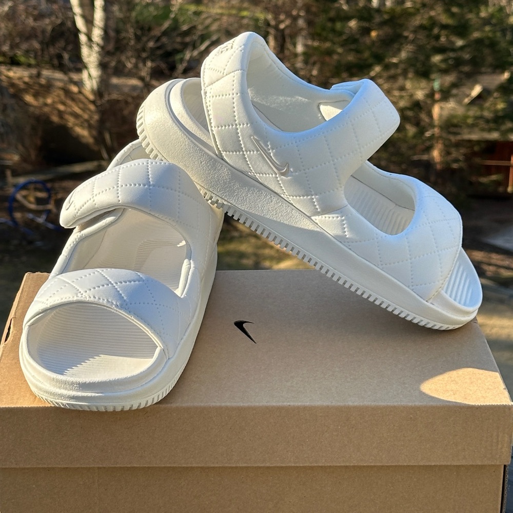 Womens Nike Calm Recovery Plush Casual Sandal Slides Beige - Womens 9 NEW - Picture 1 of 9